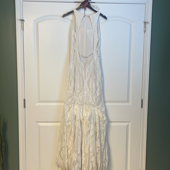 Lace Wedding Gown - Picture 4 of 8